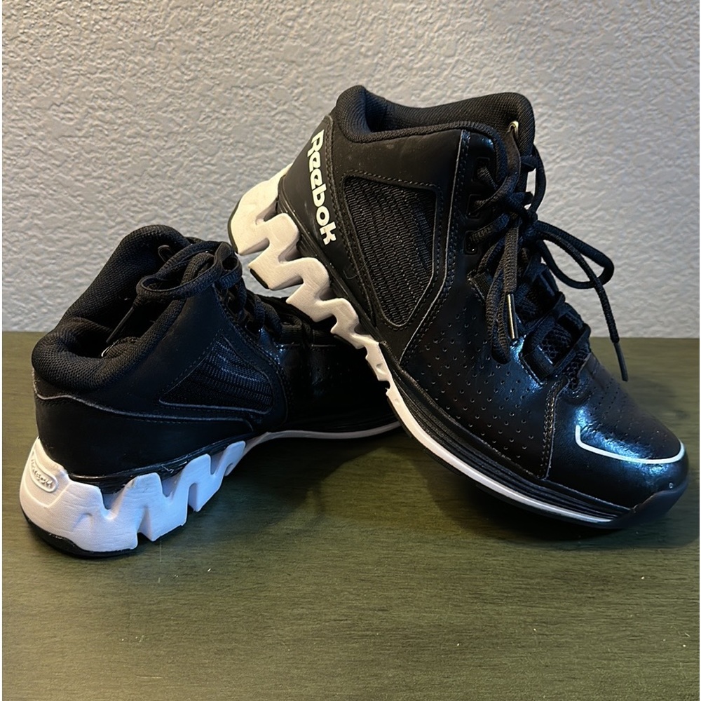 Reebok Zigtech Youth Basketball Shoes Leather/mesh. In great condition!